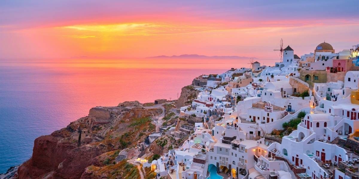 Santorini in Winter: Tranquility and Breathtaking Views Await